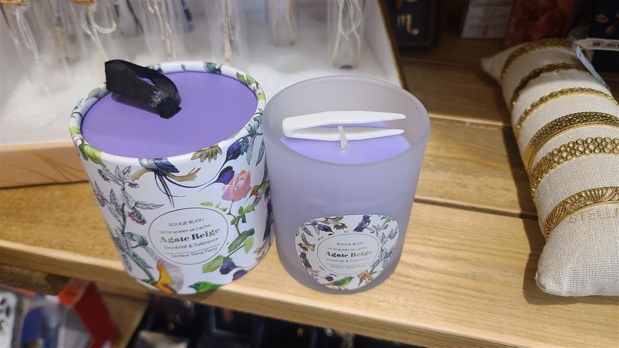 Bougie Bijou: au détour de senteurs ennivrantes, découvrez votre bijou surprise...